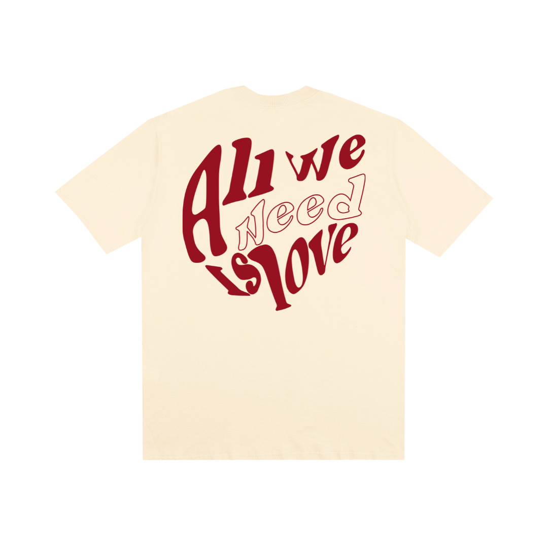 Camiseta Overhype All We Need Is Love Off White